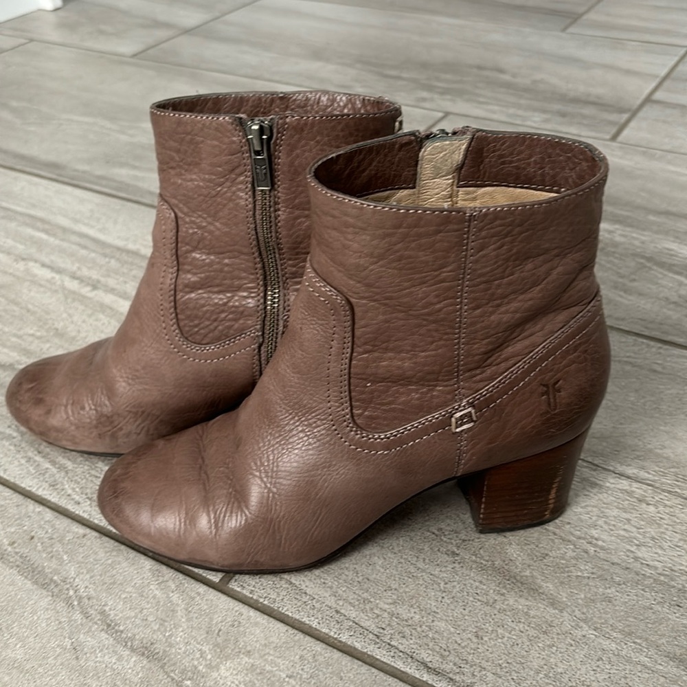 Frye Stella Zip Short